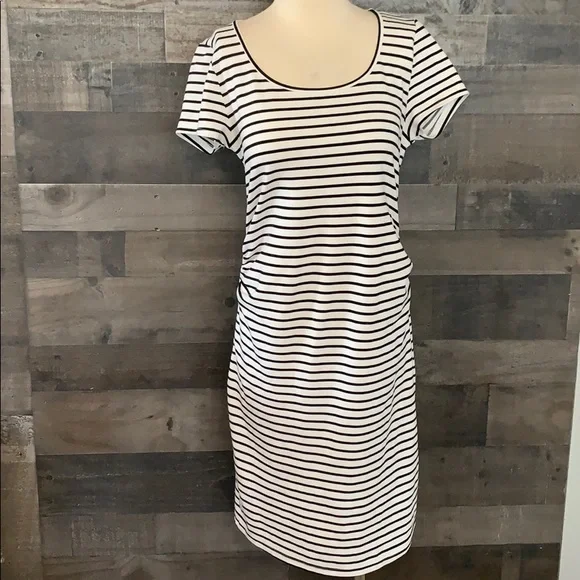 Black and White Madeleine Maternity Dress - Picture 1 of 3